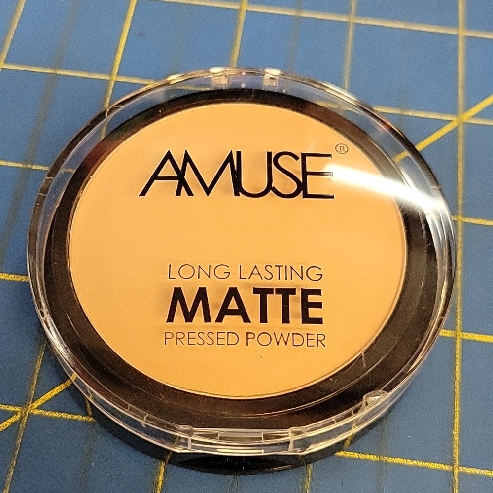 Amuse Long Lasting Matte Pressed Powder 10g New Sealed Compact Almond